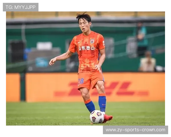 孙准浩练球间隙掏出名牌咖啡，谁告诉我这是运动员的日常？