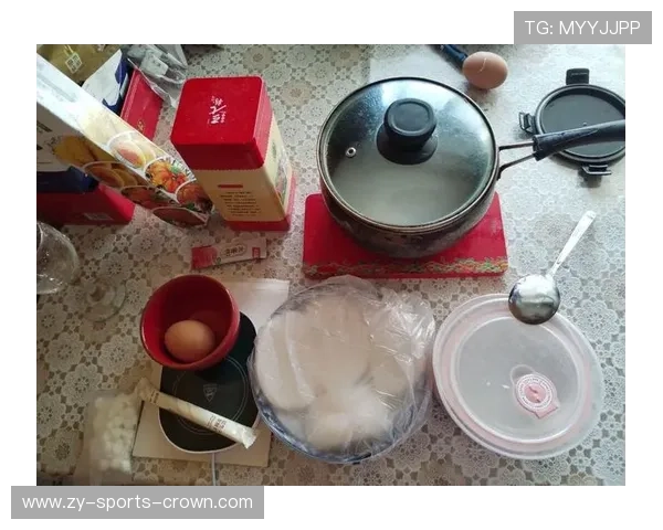 张博恒家冰箱里塞满蛋白粉，连饮料都是无糖的