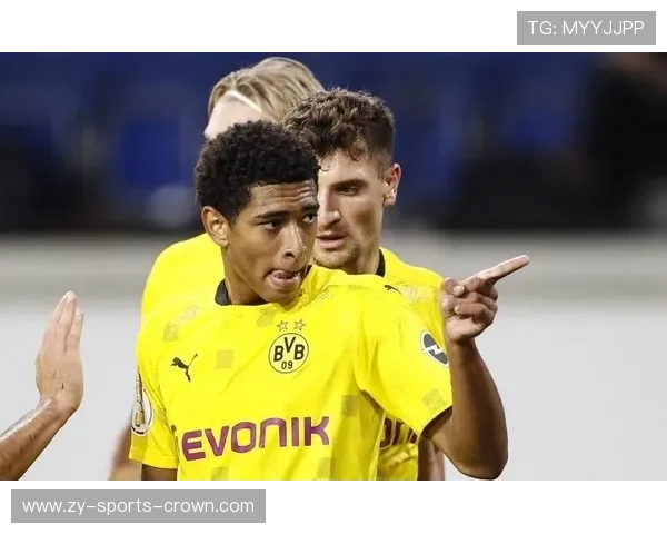 穆西亚拉：从金童奖竞争者到欧洲顶级中场的成长路径解析